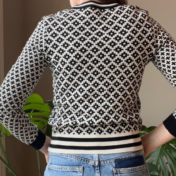 Black and White Optic Print Sweater - Picture 4 of 7